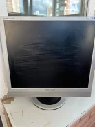Samsung. 19", ���������� �� (LCD, LED, QLED) ����