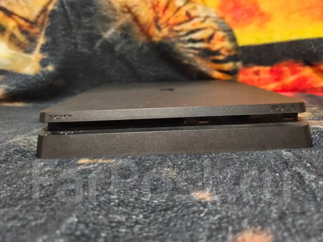 Sony PlayStation 4 ����