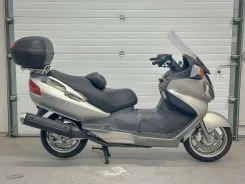 Suzuki Skywave 650