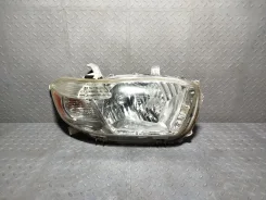 ���� Toyota Highlander, ������ 811100E090 ����