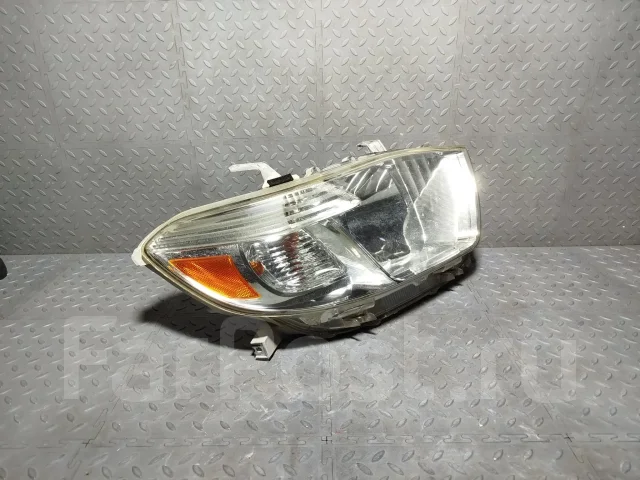 ���� Toyota Highlander, ������ 811100E090 ����