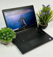 Dell. 14", 2,4����, ��� 16 ��, ���� 256���, WiFi: 1, Bluetooth: 1, ����������� �� 9��. ����