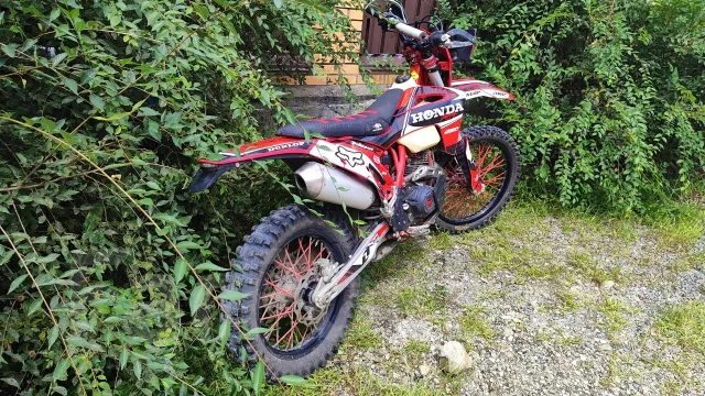 Regulmoto Holeshot Red Edition. 300����. ��., ��������, ���������, ������ �� �� ����