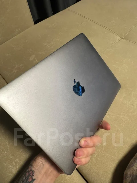 Apple MacBook 12. 12", 1,1����, ��� 8 ��, ���� 250���, WiFi: 1, Bluetooth: 1, ����������� �� 9��. ����