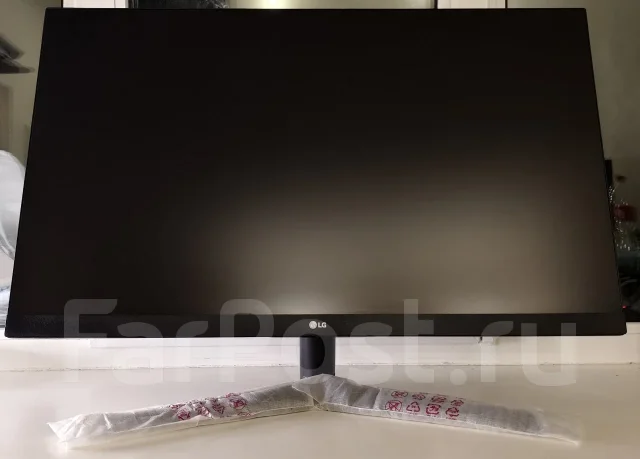 LG. 31.5", ���������� �� (LCD, LED, QLED) ����