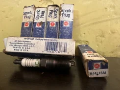 ����� ��������� 6 ���� USA Spark Plug R44LTSM ������ R44LTSM ����