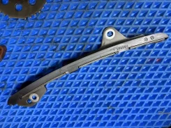 ����������� ���� ��� Toyota VOXY 1356137020 ZWR80G 2Zrfxe 1356137020 ����