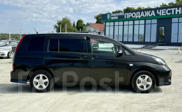 Toyota Isis. �������, ��������, 1.8 (144��.�.), ������, 215 000����. �� ����