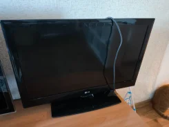 LG 32LE3300. LED ����