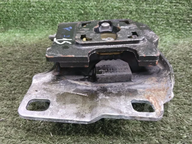 ��������� ��� Ford Focus AV617M121�� AV617M121�� ����