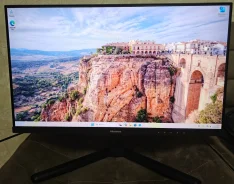Hisense. 23.8" ����