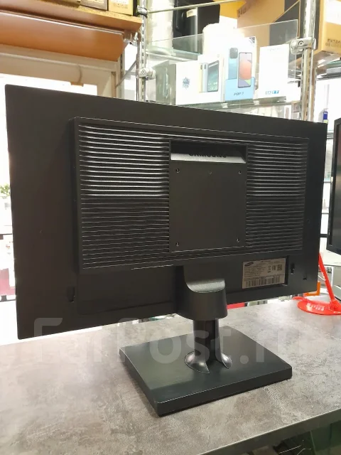 Samsung. 22", ���������� �� (LCD, LED, QLED) ����