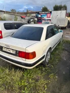 Audi 100 ����