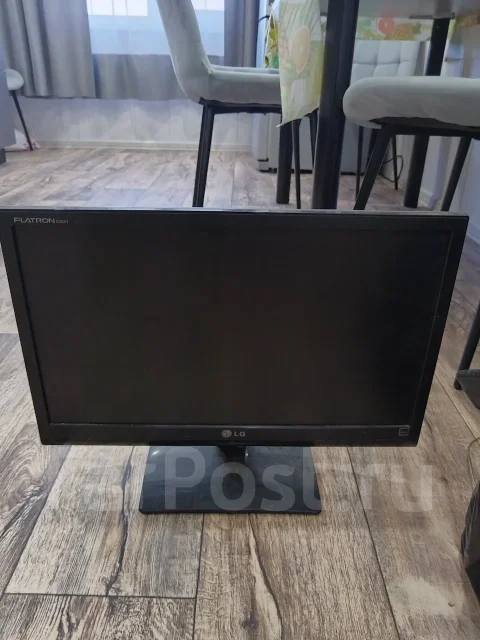 LG. 18", ���������� �� (LCD, LED, QLED) ����