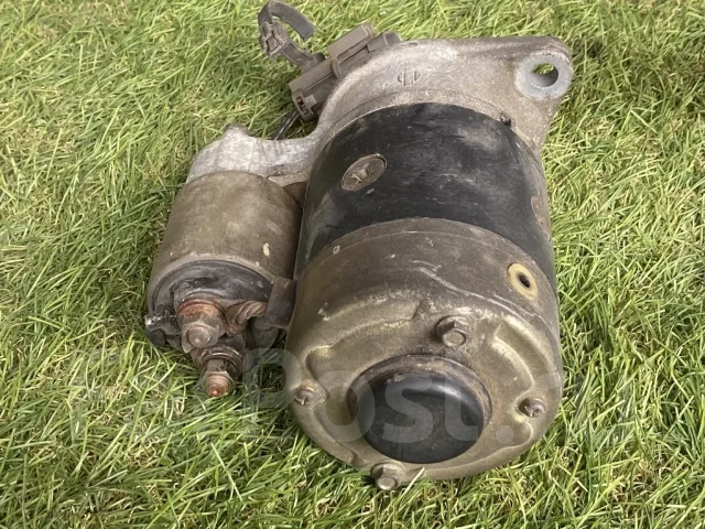������� Nissan Vanette 2330018C03 ����