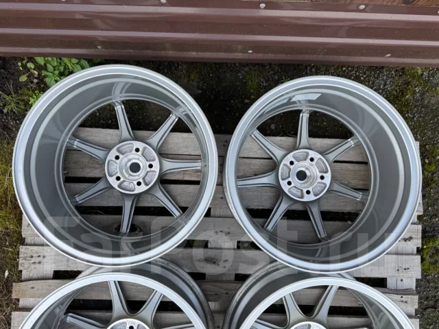 AVS Model T7. 7.5x17", 5x100, ET45, �� 71���. ����