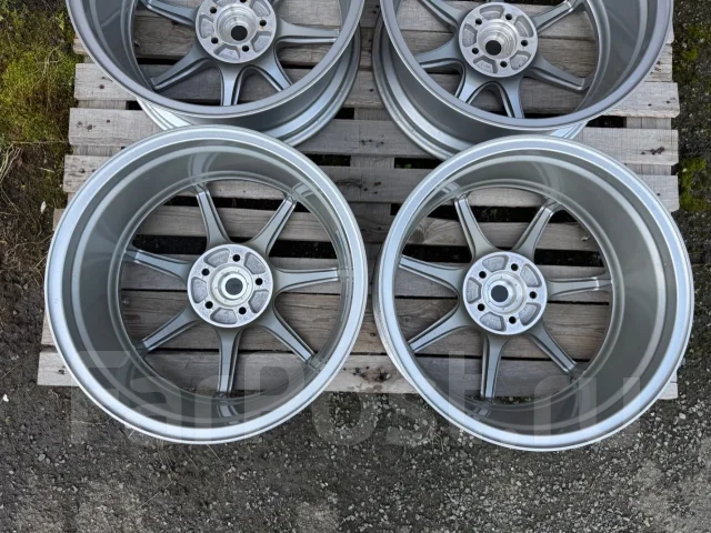 AVS Model T7. 7.5x17", 5x100, ET45, �� 71���. ����