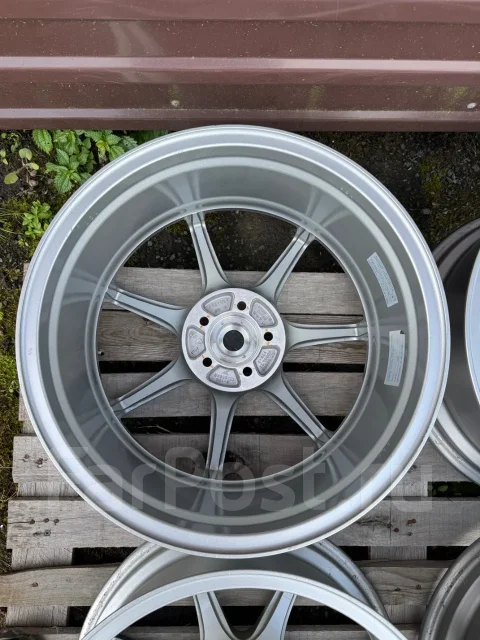 AVS Model T7. 7.5x17", 5x100, ET45, �� 71���. ����