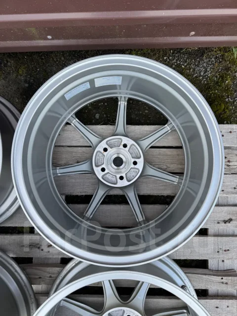 AVS Model T7. 7.5x17", 5x100, ET45, �� 71���. ����