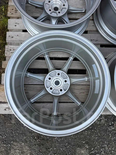 AVS Model T7. 7.5x17", 5x100, ET45, �� 71���. ����