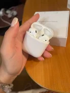 Apple AirPods ����
