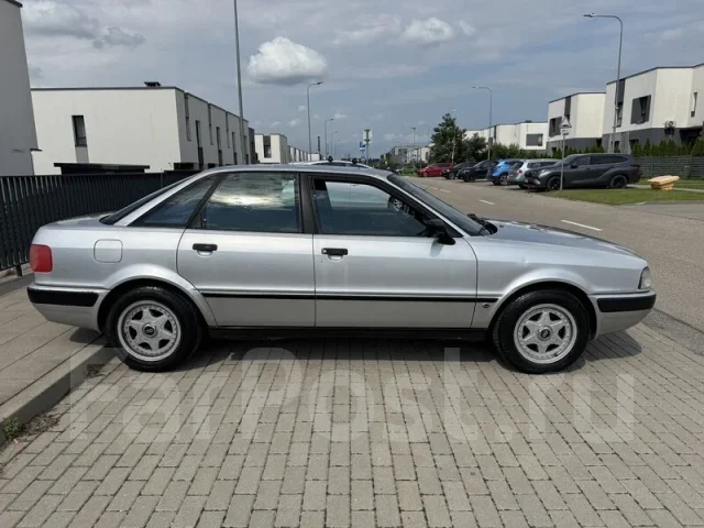 Audi 80 ����