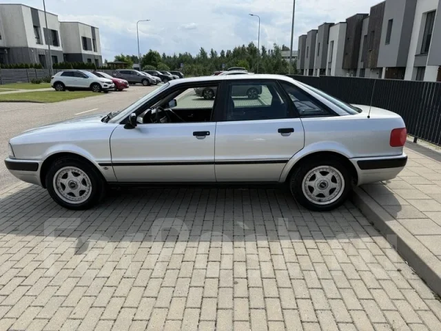 Audi 80 ����