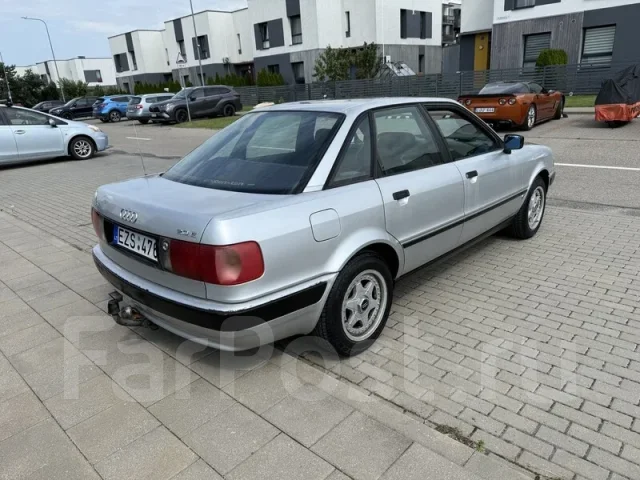 Audi 80 ����