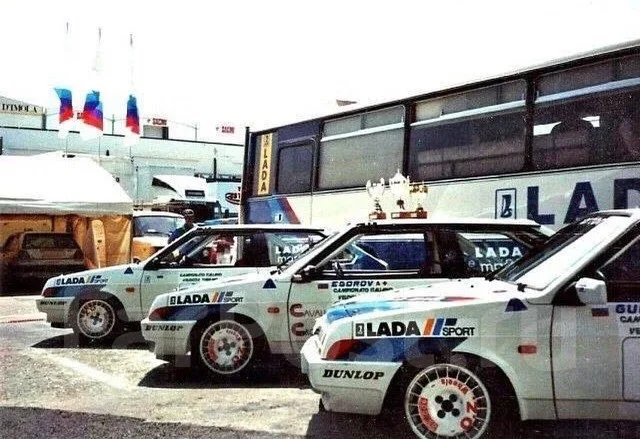 OZ Racing Rally. 7.0/7.0x15", 4x98, 4x100, ET35/27 ����