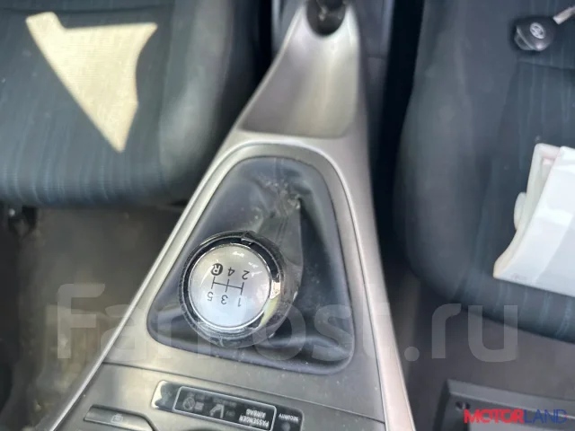 ������� Toyota Auris E15 2006-2012 22129587 281000T030 ����