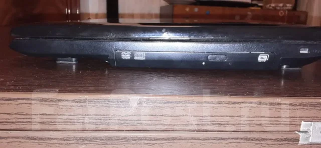 Samsung R60 Plus. 15.4", 2,4����, ��� 2048 ��, ���� 120���, WiFi: 1 ����