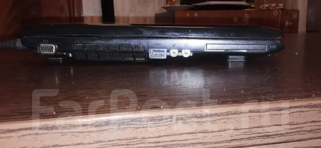 Samsung R60 Plus. 15.4", 2,4����, ��� 2048 ��, ���� 120���, WiFi: 1 ����