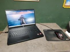 HP 15s-eq2123ur. 15.6", 2,1����, ��� 8 ��, ���� 512���, WiFi: 1, Bluetooth: 1, ����������� �� 5��. ����