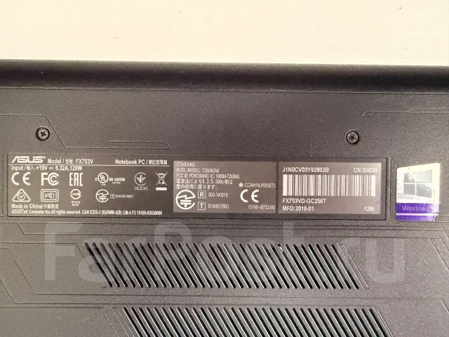 Asus. 2,8����, ��� 8 ��, ���� 1 000���, WiFi: 1, Bluetooth: 1 ����