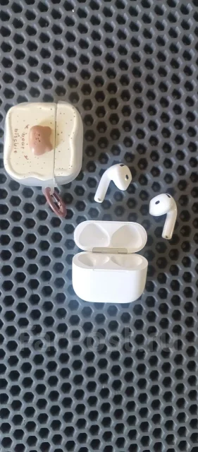 Apple AirPods 4 ANC ����