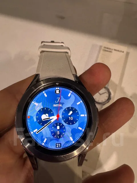 Samsung Galaxy Watch4 Classic ����