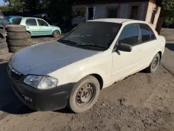 Mazda Familia ����