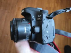 Canon EOS 80D. 20 � ����� �� ����
