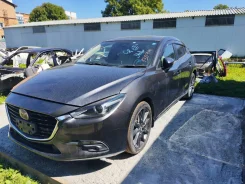Mazda Axela. BMLFS101304 ����