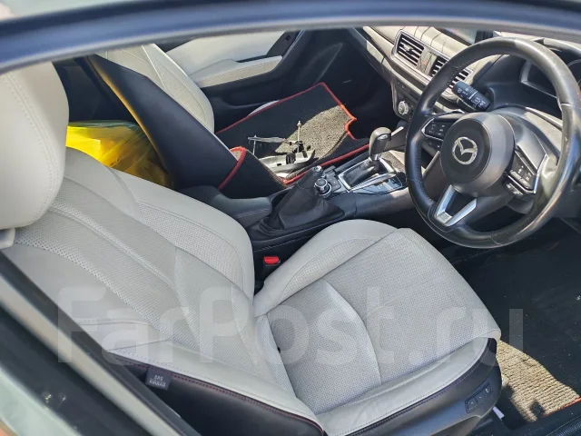 Mazda Axela. BMLFS101304 ����