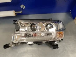 ���� ����� LED Toyota Land Cruiser 200 2015-2021. �������� 8110660K12 ����