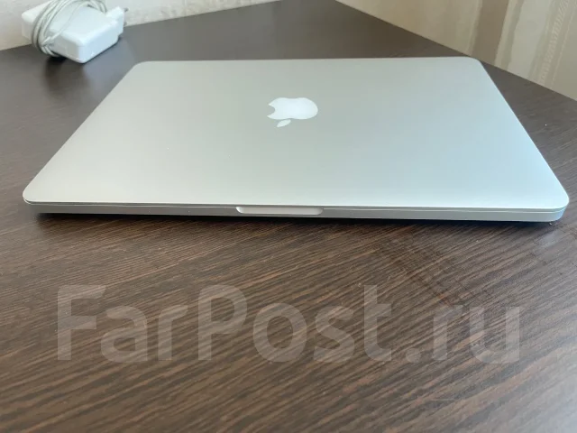 Apple MacBook Pro 13. 13.3", 2,6����, ��� 8 ��, ���� 250���, WiFi: 1, Bluetooth: 1, ����������� �� 5��. ����