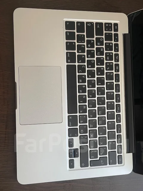Apple MacBook Pro 13. 13.3", 2,6����, ��� 8 ��, ���� 250���, WiFi: 1, Bluetooth: 1, ����������� �� 5��. ����