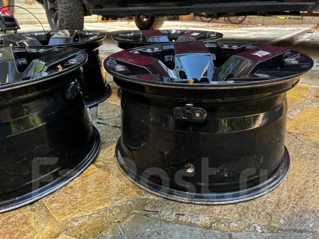 MLJ XD775 Rockstar. 8.0x17", 6x135, 6x139.7 ����