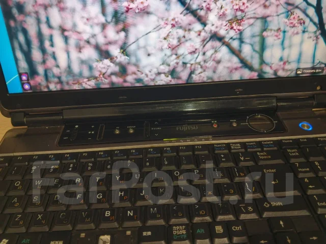 Fujitsu FMV-Biblo. 14.1", 90����, ��� 12 ��, ���� 500���, WiFi: 1, Bluetooth: 1, ����������� �� 3��. ����
