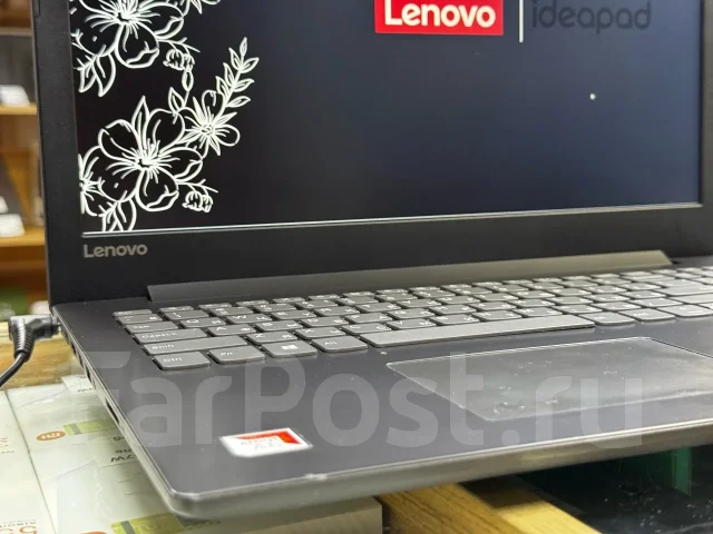 Lenovo IdeaPad 330. 15", 2,6����, ��� 4 ��, ���� 600���, WiFi: 1, Bluetooth: 1, ����������� �� 2��. ����