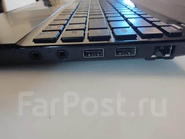 Asus Eee PC 1215N. 12.1", 1,8����, ��� 4 ��, ���� 42���, WiFi: 1, Bluetooth: 1, ����������� �� 2��. ����