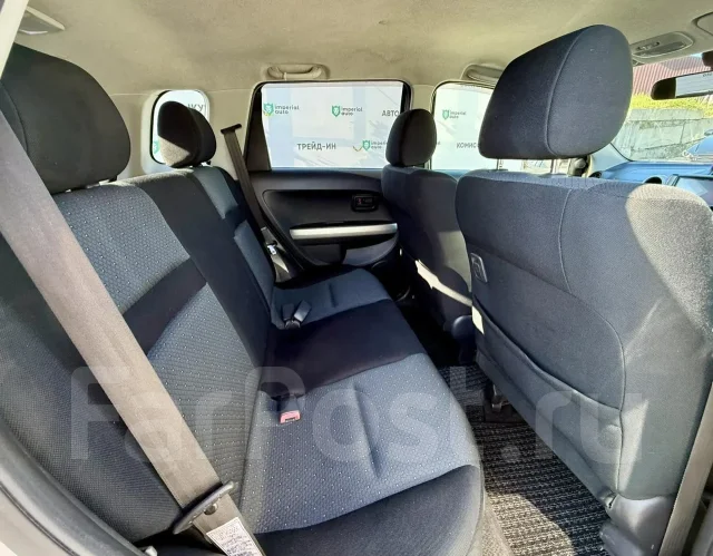 Toyota ist. �������, ��������, 1.3 (87��.�.), ������, 305 000����. �� ����