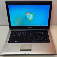 Samsung RV410. 14", 2,3����, ��� 2048 ��, ���� 3���, WiFi: 1, ����������� �� 4��. ����