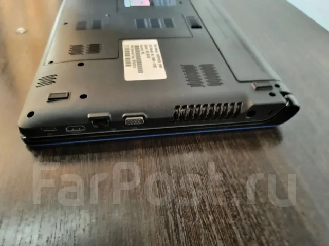 Dell Inspiron 1564. 15", 2����, ��� 3072 ��, ���� 320���, WiFi: 1, Bluetooth: 1, ����������� �� 2��. ����
